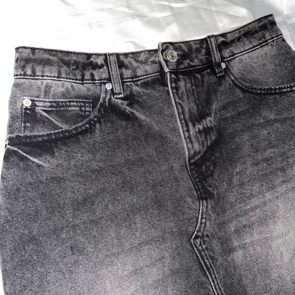 🎉 Bundle Deal: 4 for $20! 🎉 denim mini skirt - Picture 2 of 7